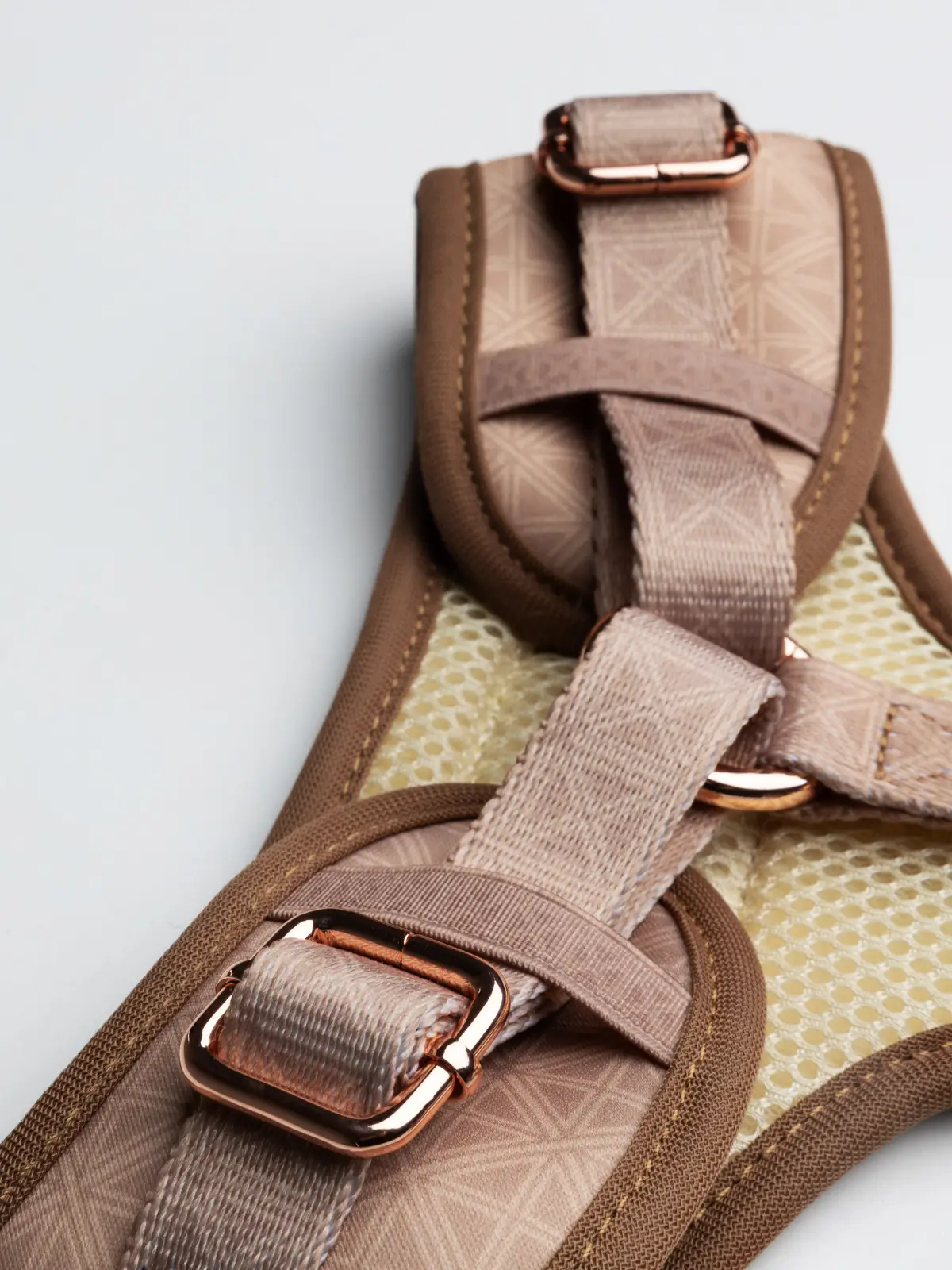 harnais-luxe-chien-le-chouchou Château Chic dog harness with adjustable straps and soft mesh padding – Le ChouChou Paris