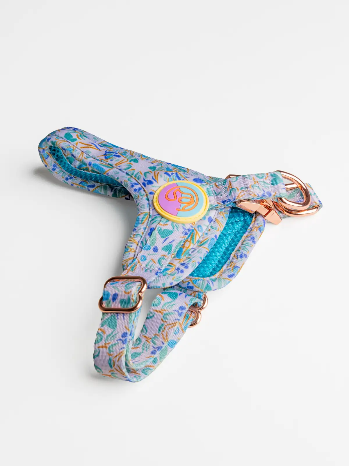 le-harnais-step-in-de-luxe-le-chouchou Papillon Chic step-in dog harness with turquoise floral pattern and Le ChouChou Paris logo