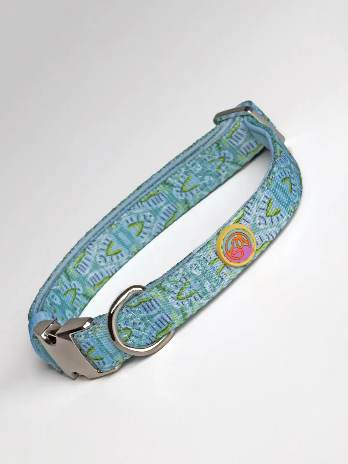 le-chouchou-paris-collier-premium-chien Ciel Doux dog collar in light blue and pastel green tones with silver hardware – Le ChouChou Paris