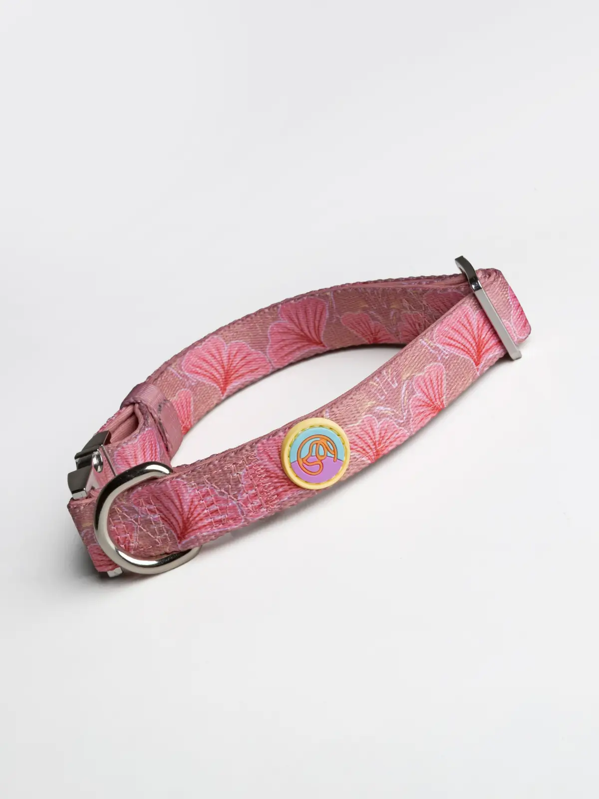 le-collier-chic-pour-chien Botanique Blush dog collar in pink floral pattern with silver hardware – Le ChouChou Paris
