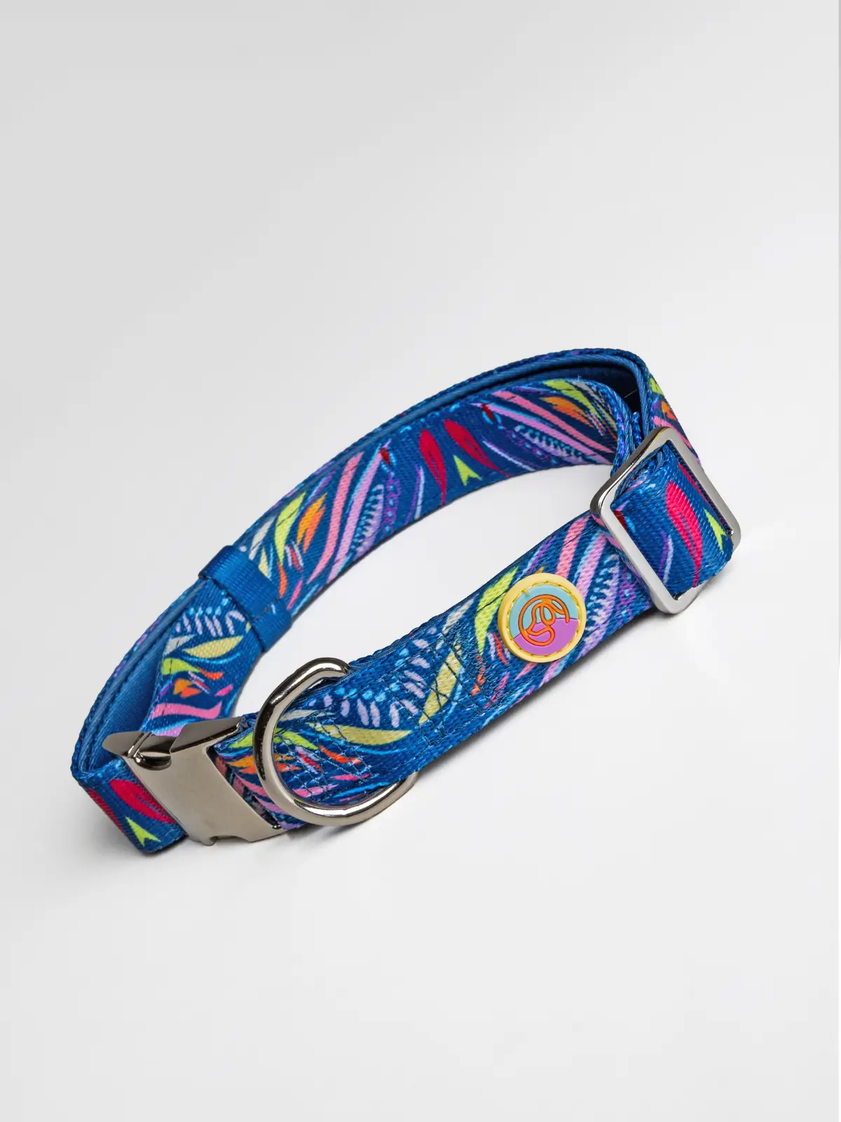 le-collier-premium-le-chouchou-paris Océan Bijou designer dog collar with silver hardware and tropical pattern – Le ChouChou Paris