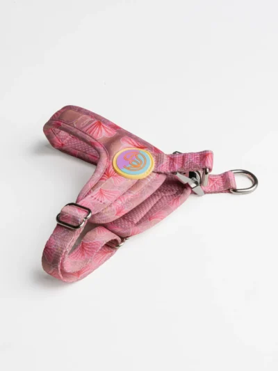 step-in-harness-le-chouchou Botanique Blush step-in dog harness in pink and beige floral pattern – Le ChouChou Paris